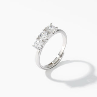 Codice: 523176

Anello trilogy regolabile con zirconi bianchiTRILOGY