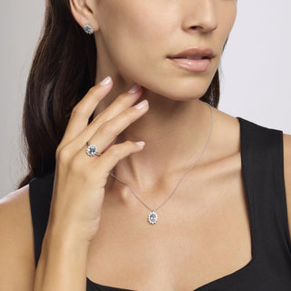 Codice: 563714

Orecchini in argento con acquamarina sinteticaCOOL OR RÉTRO?
