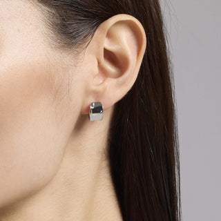 Codice: 563888

Orecchini a cerchio a forma di goccia allungataAmazing mabina