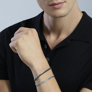 831100

Bracciale con catena snake e tennis di cristalli
Style 10