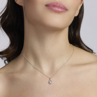 Codice: 553826

Girocollo con pendente in zirconiBEATRICE