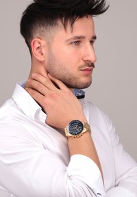 orologio uomo cronografo Maserati Sfida
Codice: R8873640008